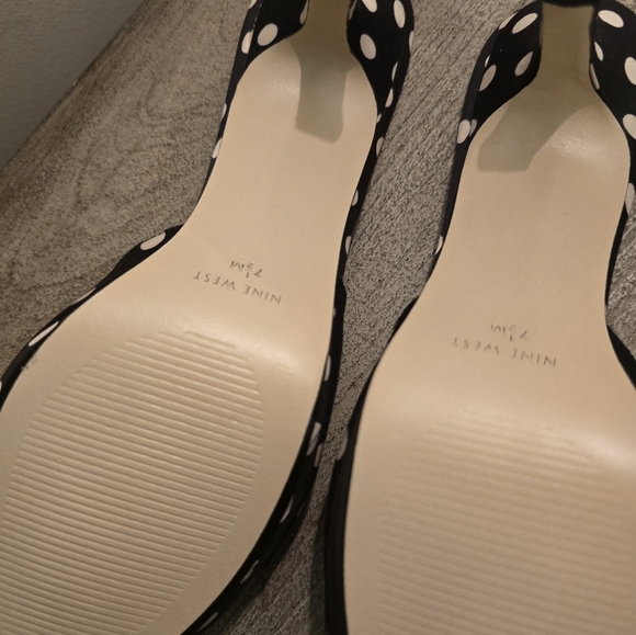 Nine West  polka dot with bow - Picture 6 of 8
